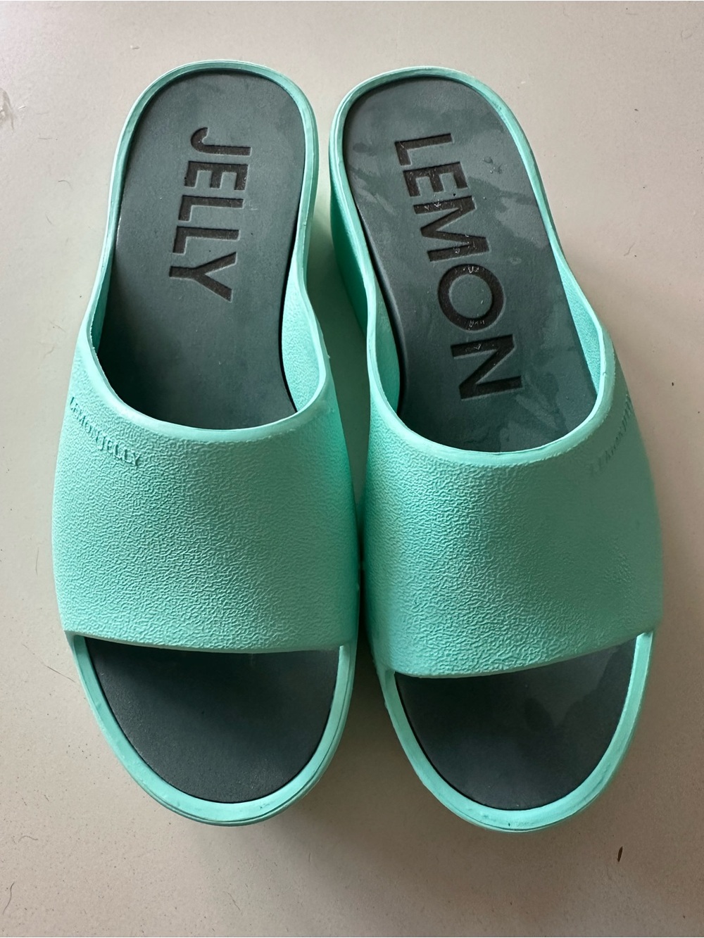 Jelly Lemon Women's Mint Slide Sandals - Cushioned Slip-On